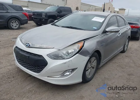2013 Hyundai Sonata Hybrid z USA, uszkodzony, nr VIN KMHEC4A47DA051383